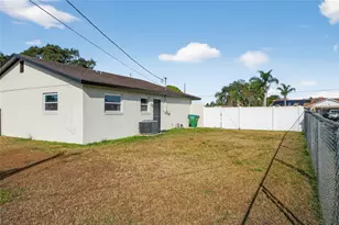 1001 Windbrook Dr, Deltona, FL 32725 - Photo 16