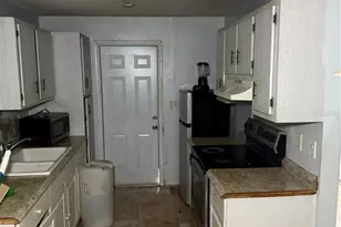 750 NE Hampton Dr, Palm Bay, FL 32905 - Photo 6