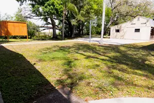 544 Farnum Dr, Tarpon Springs, FL 34689 - Photo 16