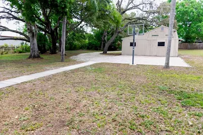 544 Farnum Drive, Tarpon Springs, FL 34689 - Photo 16