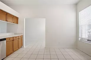 28516 Hanging Moss Loop, Wesley Chapel, FL 33543 - Photo 8