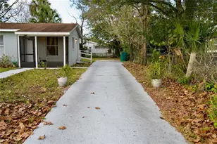 1537 Jefferson Dr, Mount Dora, FL 32757 - Photo 2