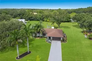 2077 Racimo Dr, Sarasota, FL 34240 - Photo 8