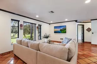 2077 Racimo Dr, Sarasota, FL 34240 - Photo 2