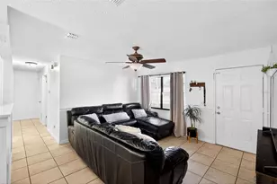 1747 Bonneville Dr, Orlando, FL 32826 - Photo 4