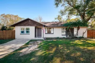 1747 Bonneville Dr, Orlando, FL 32826 - Photo 2