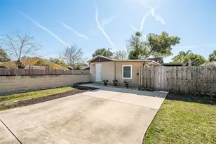 708 N St Clair Abrams Ave, Tavares, FL 32778 - Photo 30