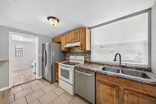 708 N St Clair Abrams Ave, Tavares, FL 32778 - Photo 10