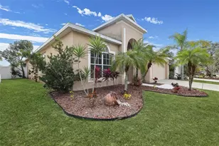 5229 Clover Mist Dr, Apollo Beach, FL 33572 - Photo 2