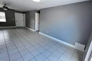 3935 Middlesex Pl, Sarasota, FL 34241 - Photo 4