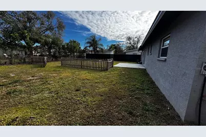 3935 Middlesex Place, Sarasota, FL 34241 - Photo 18