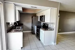 3935 Middlesex Pl, Sarasota, FL 34241 - Photo 2