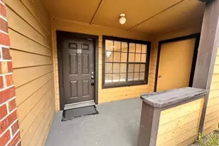 300 Lakepointe Dr, Altamonte Springs, FL 32701 - Photo 2