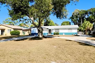 2577 Granada Cir W, Saint Petersburg, FL 33712 - Photo 1