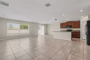 327 Cascade Bend Dr, Ruskin, FL 33570 - Photo 4