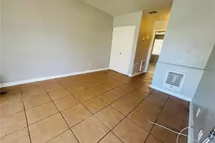 4632 Ken Knight Dr N, Jacksonville, FL 32209 - Photo 2