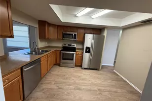 3218 Oxford Dr W, Bradenton, FL 34205 - Photo 2