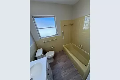 3218 Oxford Drive W, Bradenton, FL 34205 - Photo 18