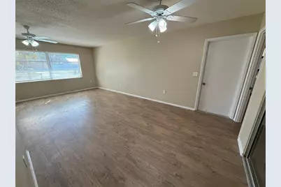 3218 Oxford Drive W, Bradenton, FL 34205 - Photo 8