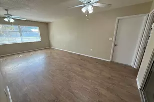 3218 Oxford Dr W, Bradenton, FL 34205 - Photo 8