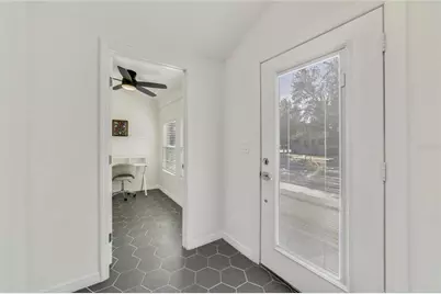 2011 Dartmouth Avenue N, Saint Petersburg, FL 33713 - Photo 10