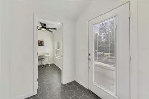 2011 Dartmouth Ave N, Saint Petersburg, FL 33713 - Photo 10