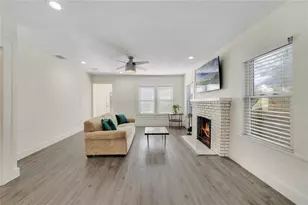 2011 Dartmouth Ave N, Saint Petersburg, FL 33713 - Photo 14