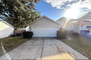 1064 Park Central Cir, Groveland, FL 34736 - Photo 16