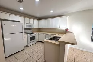 1064 Park Central Cir, Groveland, FL 34736 - Photo 4