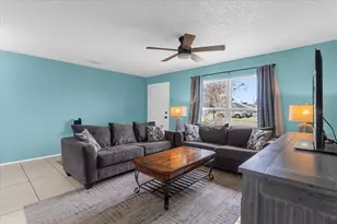 65 Las Brisas Way, Kissimmee, FL 34743 - Photo 2