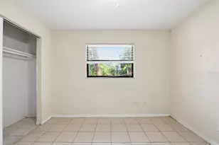 1077 40th Ave NE, Saint Petersburg, FL 33703 - Photo 10