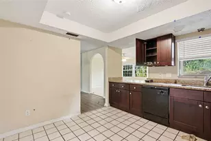 1077 40th Ave NE, Saint Petersburg, FL 33703 - Photo 20