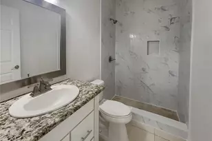 18105 Regents Square Dr, Tampa, FL 33647 - Photo 20