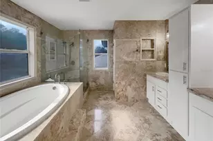 18105 Regents Square Dr, Tampa, FL 33647 - Photo 22