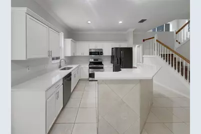 18105 Regents Square Drive, Tampa, FL 33647 - Photo 8