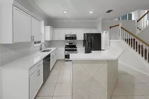 18105 Regents Square Dr, Tampa, FL 33647 - Photo 8