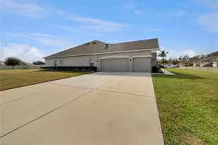 1657 Marsh Pointe Dr, Clermont, FL 34711 - Photo 22