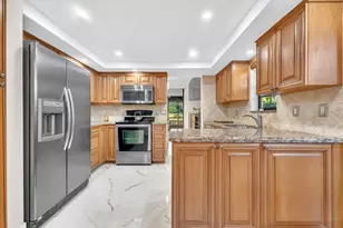 7838 La Mirada Dr, Boca Raton, FL 33433 - Photo 10