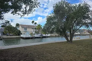 13737 Michelle Ave, Hudson, FL 34667 - Photo 20