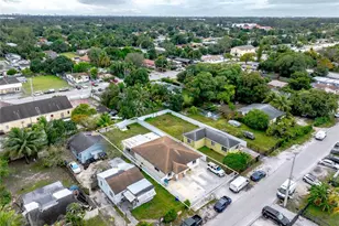 810 NW 112th St, Miami, FL 33168 - Photo 44