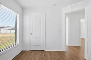 733 Chatham Walk Dr, Ruskin, FL 33570 - Photo 8