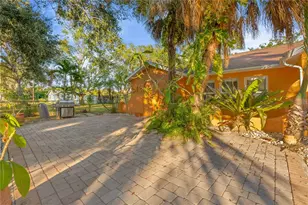 619 29th St E, Bradenton, FL 34208 - Photo 4