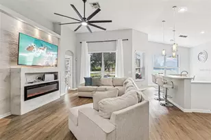 221 Westmoreland Cir, Kissimmee, FL 34744 - Photo 2