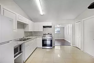 3802 Shady Grove Cir, Orlando, FL 32810 - Photo 4