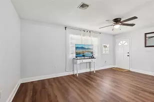 1111 N Palmetto Cir, Eustis, FL 32726 - Photo 6