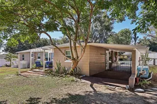 1111 N Palmetto Cir, Eustis, FL 32726 - Photo 24