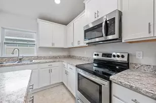 1130 Berry Ln, Davenport, FL 33837 - Photo 8