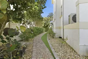 1444 Harbor Dr, Sarasota, FL 34239 - Photo 8
