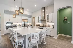 29043 Picana Ln, Wesley Chapel, FL 33543 - Photo 8