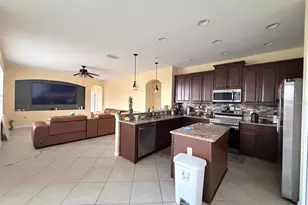 589 Blue Cypress Dr, Groveland, FL 34736 - Photo 6